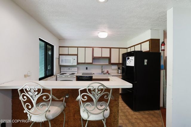 27 Longfellow Circle, Penn Forest Twp, PA 18210