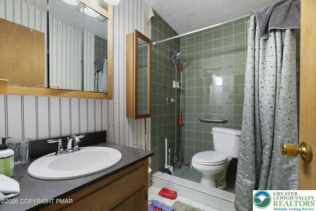 27 Longfellow Circle, Penn Forest Twp, PA 18210