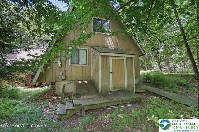 27 Longfellow Circle, Penn Forest Twp, PA 18210