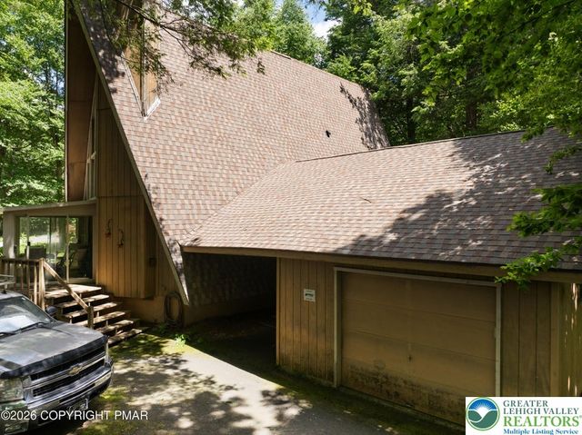27 Longfellow Circle, Penn Forest Twp, PA 18210
