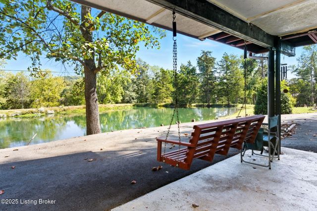 303 Quartermouse Rd, Shepherdsville, KY 40165