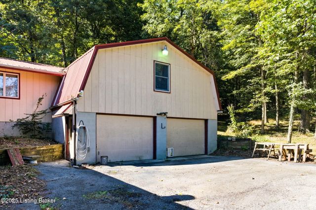 303 Quartermouse Rd, Shepherdsville, KY 40165