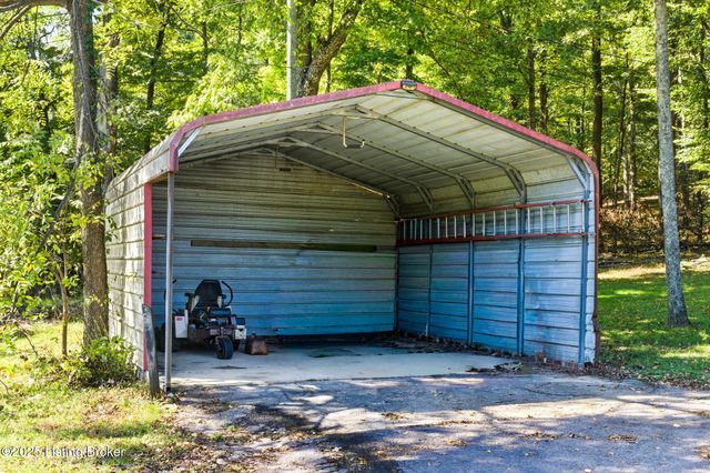 303 Quartermouse Rd, Shepherdsville, KY 40165