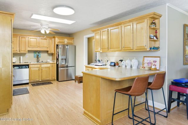 303 Quartermouse Rd, Shepherdsville, KY 40165