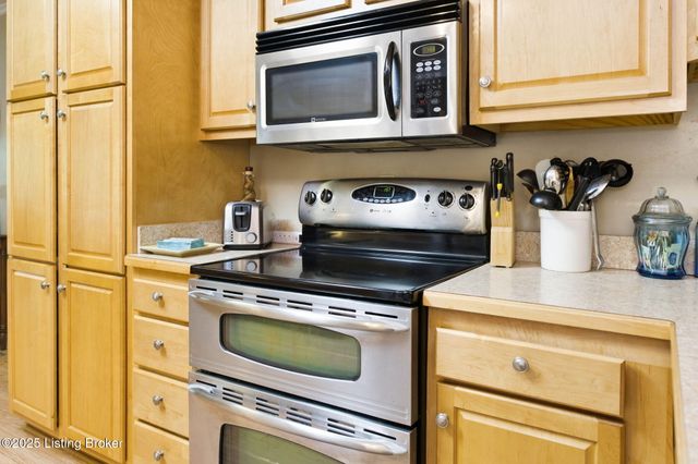 303 Quartermouse Rd, Shepherdsville, KY 40165