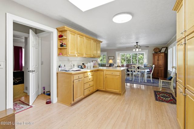 303 Quartermouse Rd, Shepherdsville, KY 40165