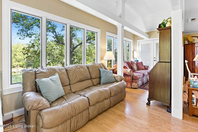 303 Quartermouse Rd, Shepherdsville, KY 40165