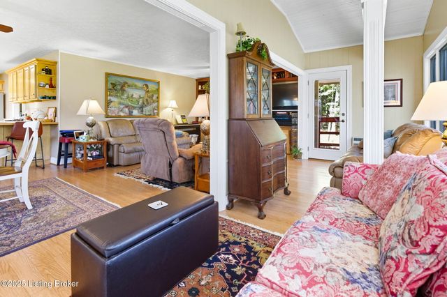 303 Quartermouse Rd, Shepherdsville, KY 40165