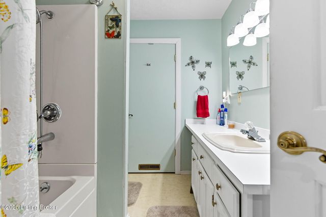 303 Quartermouse Rd, Shepherdsville, KY 40165