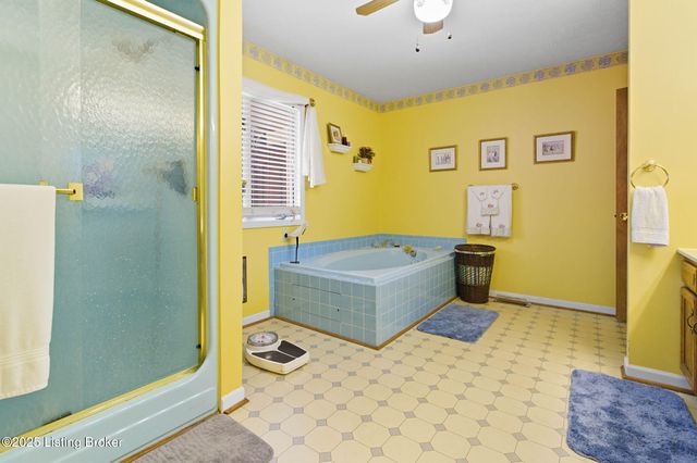 303 Quartermouse Rd, Shepherdsville, KY 40165