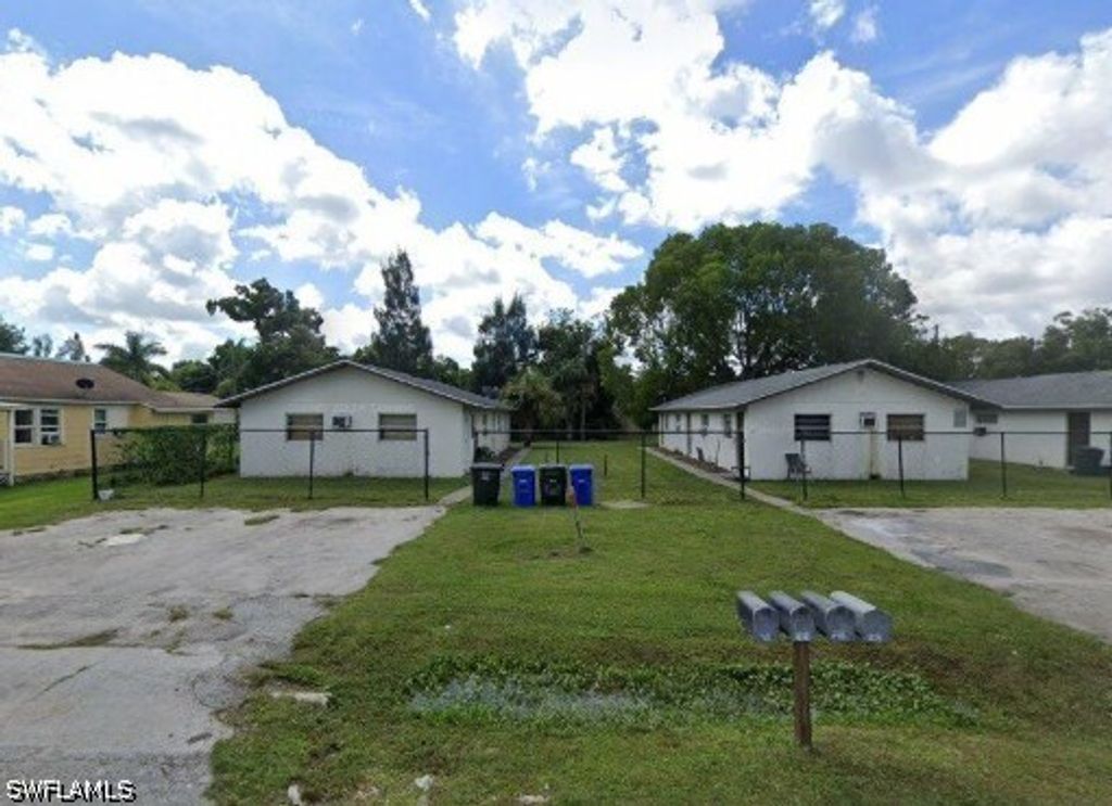 3920 Lora ST, Fort Myers, FL 33916