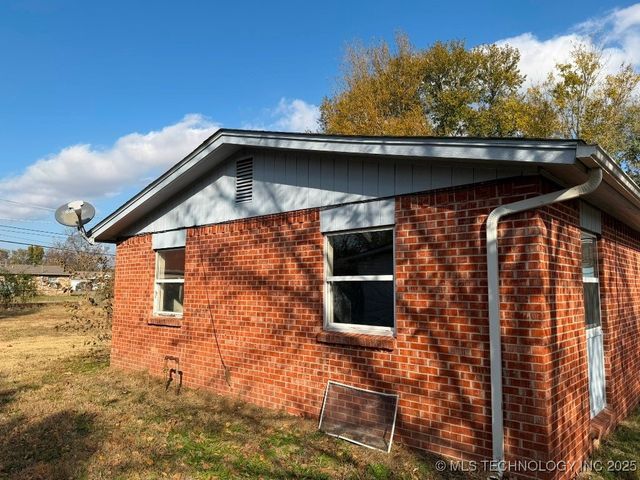 1509 E 4th Street, Okmulgee, OK 74447