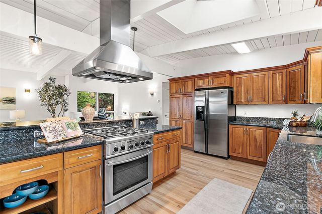 215 SW 178th Street, Normandy Park, WA 98166