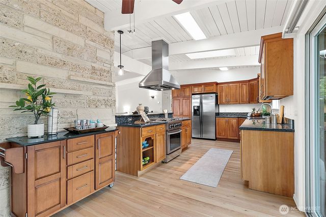 215 SW 178th Street, Normandy Park, WA 98166