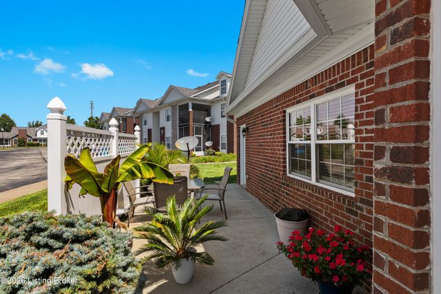 9905 Lindsey Springs Way 91, Louisville, KY 40291