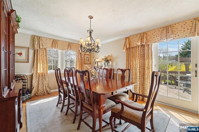 15 Ella Lane, Wayne, NJ 07470