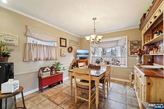 15 Ella Lane, Wayne, NJ 07470