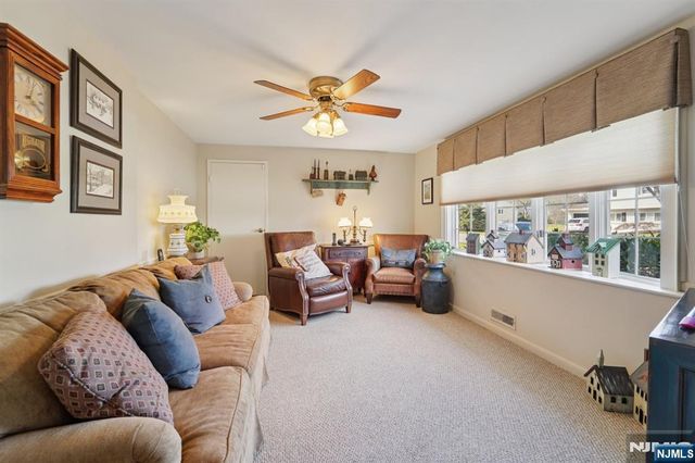 15 Ella Lane, Wayne, NJ 07470