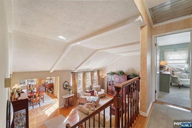 15 Ella Lane, Wayne, NJ 07470