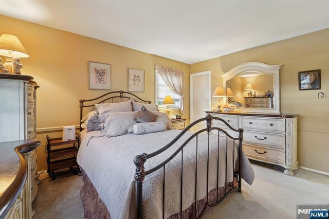 15 Ella Lane, Wayne, NJ 07470
