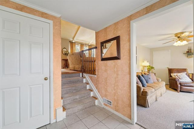 15 Ella Lane, Wayne, NJ 07470