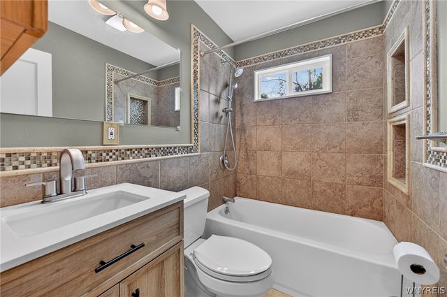 304 Vicksburg Avenue, Tonawanda, NY 14150