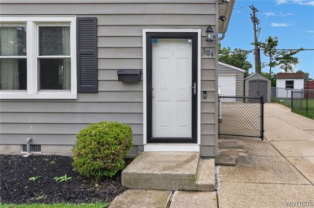 304 Vicksburg Avenue, Tonawanda, NY 14150
