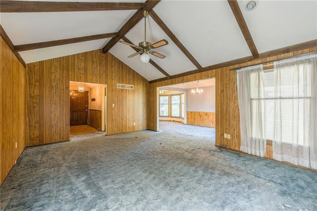 16312 E 28th Street, Independence, MO 64055