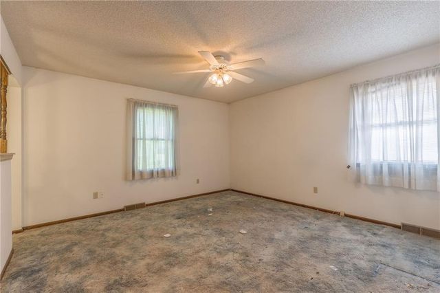 16312 E 28th Street, Independence, MO 64055