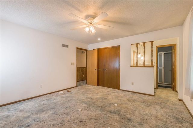 16312 E 28th Street, Independence, MO 64055