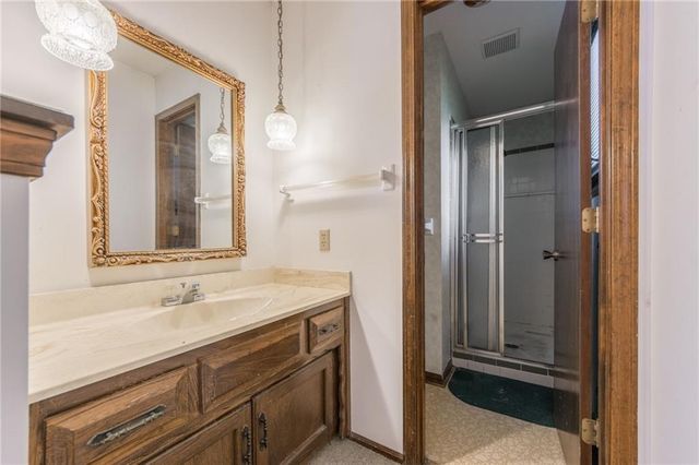 16312 E 28th Street, Independence, MO 64055