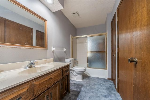 16312 E 28th Street, Independence, MO 64055