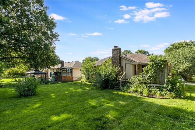 16312 E 28th Street, Independence, MO 64055