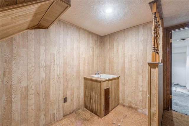 16312 E 28th Street, Independence, MO 64055