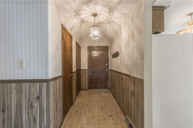 16312 E 28th Street, Independence, MO 64055