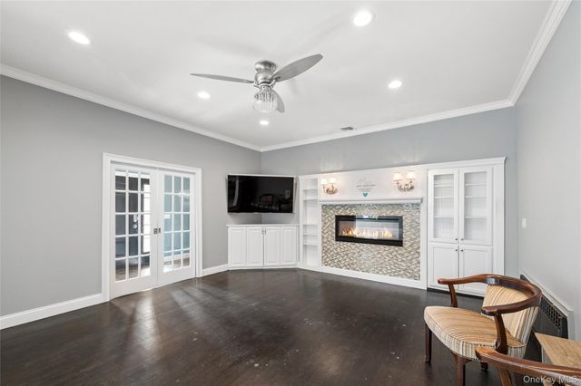 1210 Hyman Avenue, Bay Shore, NY 11706
