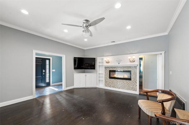 1210 Hyman Avenue, Bay Shore, NY 11706