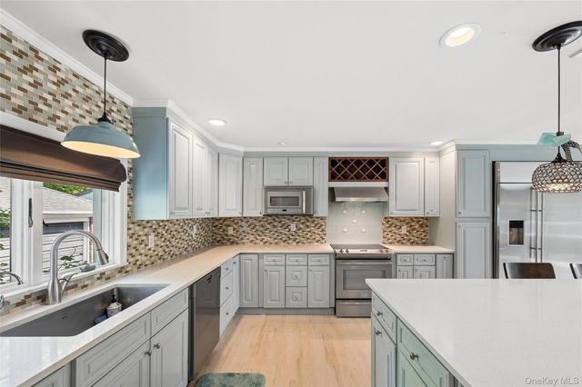 1210 Hyman Avenue, Bay Shore, NY 11706