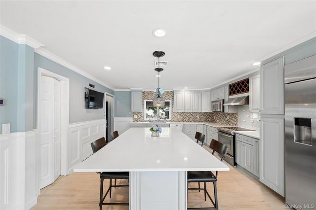1210 Hyman Avenue, Bay Shore, NY 11706