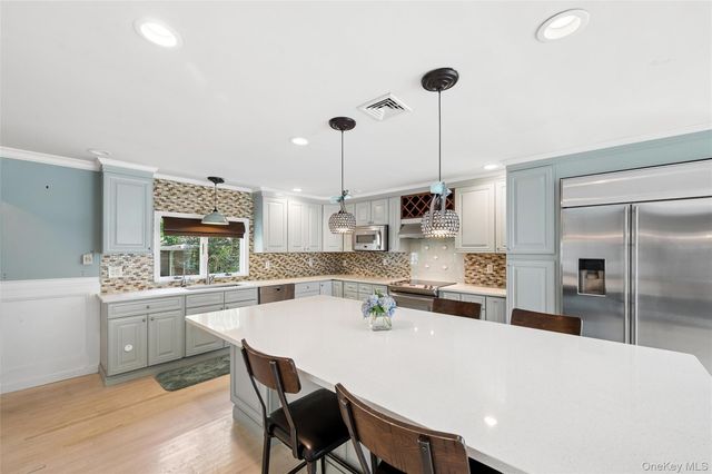 1210 Hyman Avenue, Bay Shore, NY 11706