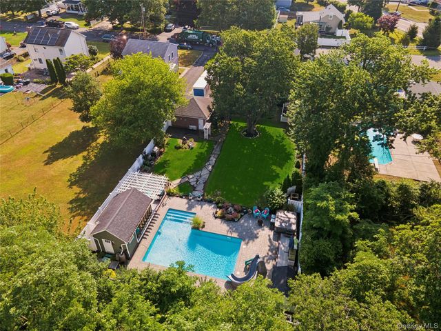 1210 Hyman Avenue, Bay Shore, NY 11706