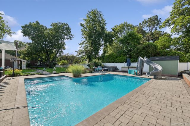 1210 Hyman Avenue, Bay Shore, NY 11706