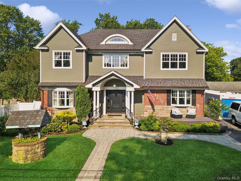 1210 Hyman Avenue, Bay Shore, NY 11706