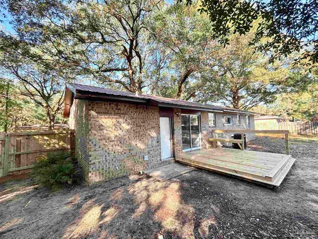 5126 Cora St, Milton, FL 32570