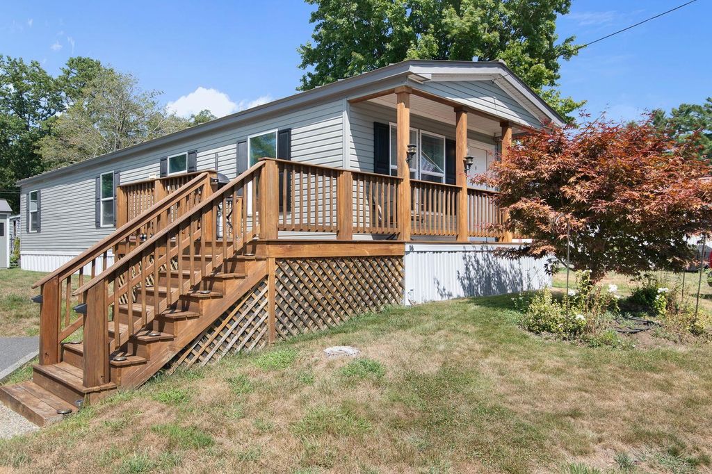 16 Hillcrest Street, Hinsdale, NH 03451