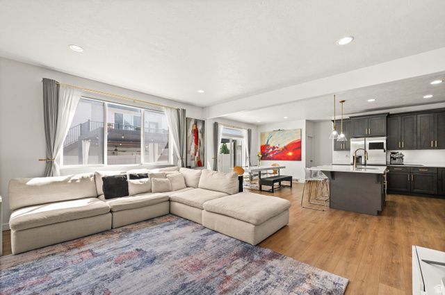 1229 W BRINKERHOFF DR, West Jordan, UT 84084