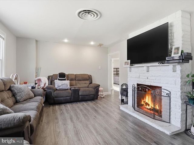 16115 HOLLY DR, Waldorf, MD 20601