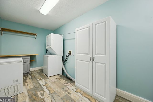 295 Mallard Pointe Drive, Woodbine, GA 31569