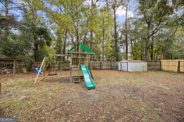 295 Mallard Pointe Drive, Woodbine, GA 31569