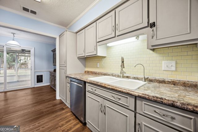 295 Mallard Pointe Drive, Woodbine, GA 31569